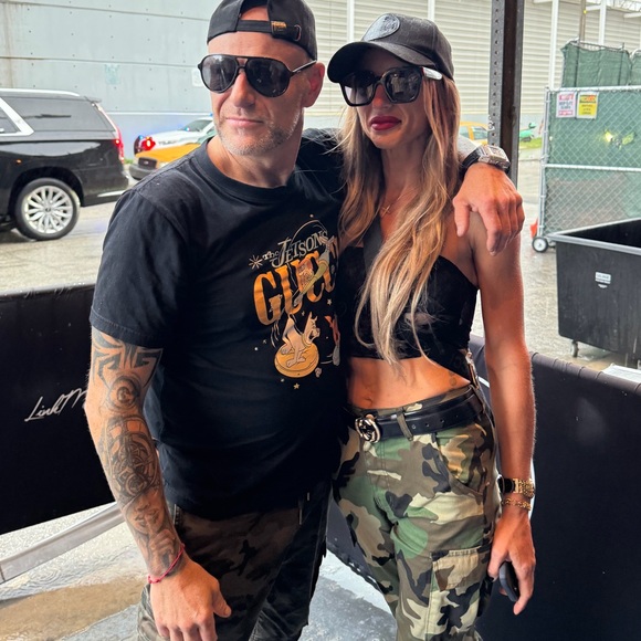 Meet your Posher, Aja - Picture 4 of 9